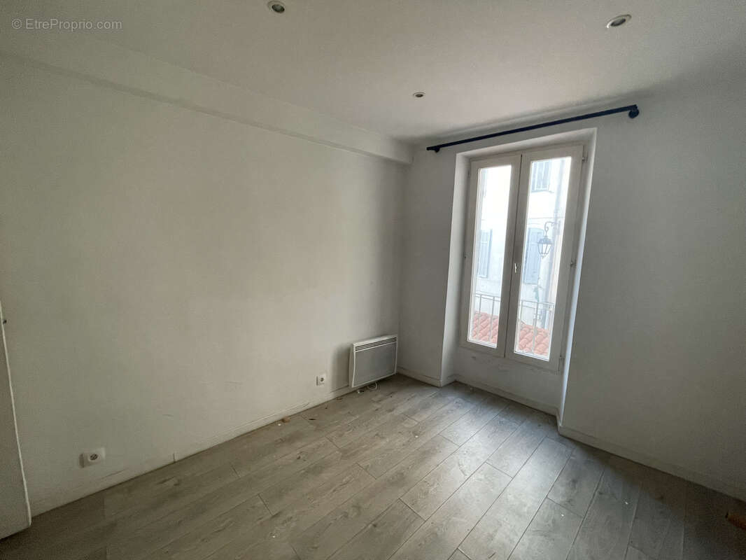 Appartement à MARSEILLE-2E