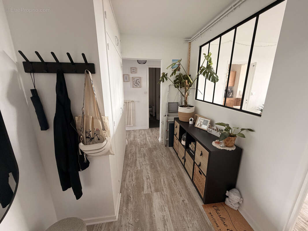 Appartement à ALLONNES