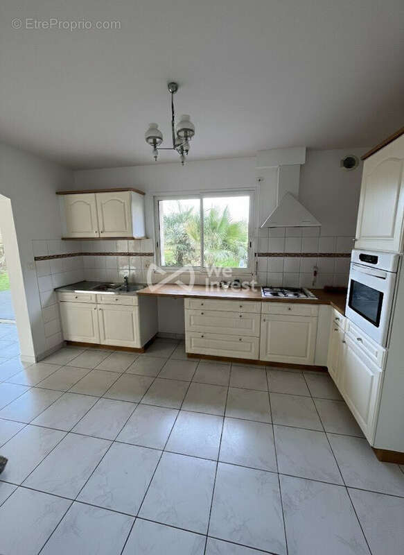 Maison 254 m² à La Chevroliere  - photo 8