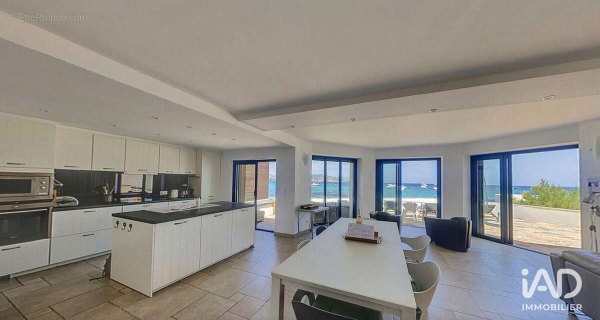 Maison 140 m² à Sainte-Maxime  - photo 5