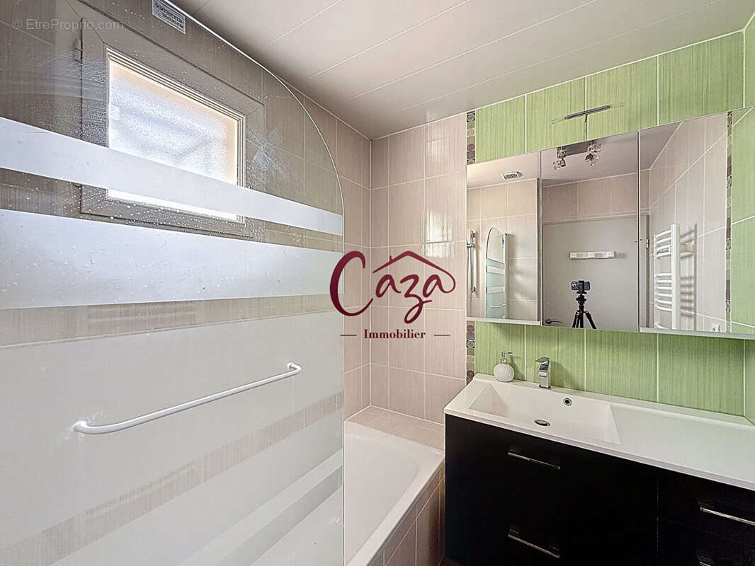 Maison à FARGUES-SAINT-HILAIRE