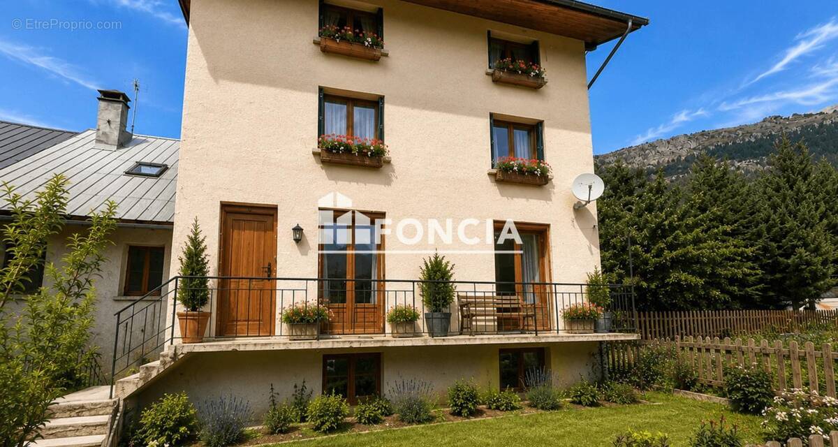 Maison à LE MONETIER-LES-BAINS