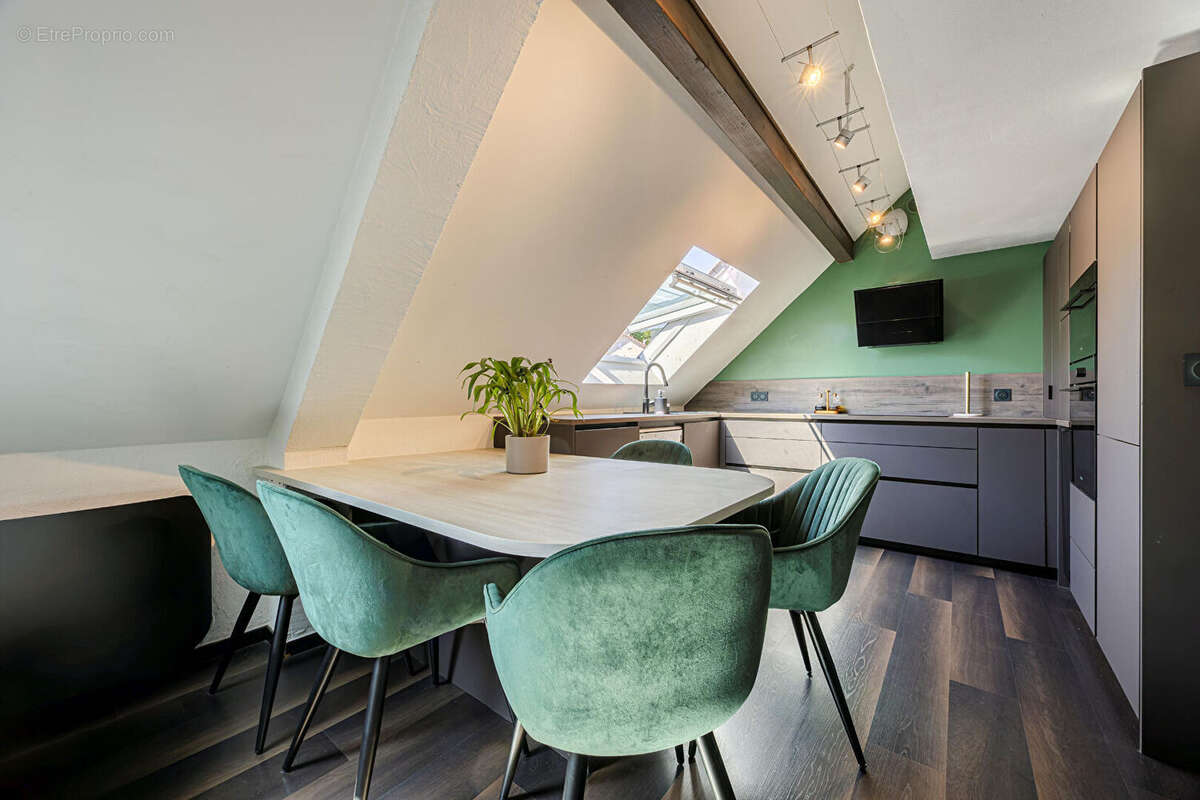 Appartement à POISY
