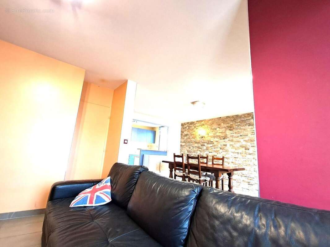   - Appartement à VILLEURBANNE