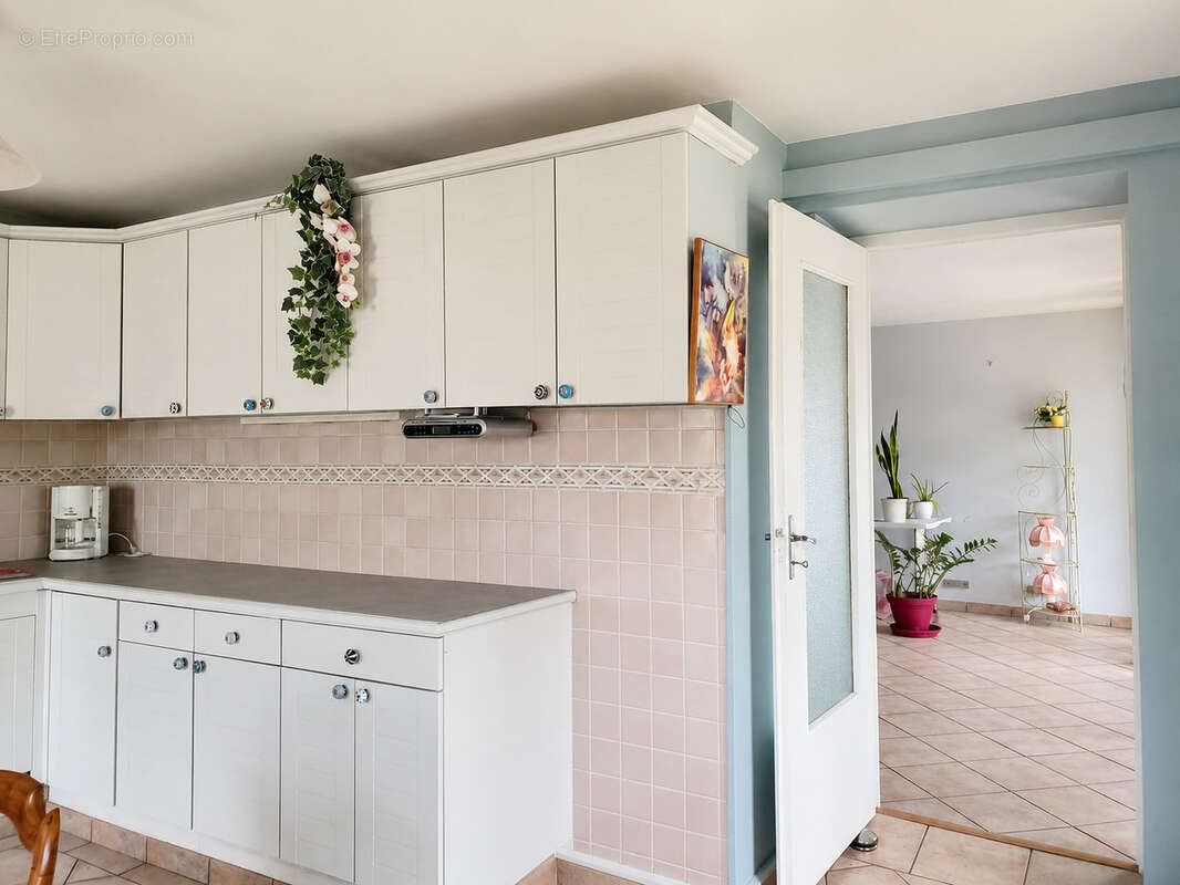 Maison de village à vendre à Champniers – Le charme d'un bien si - photo 10