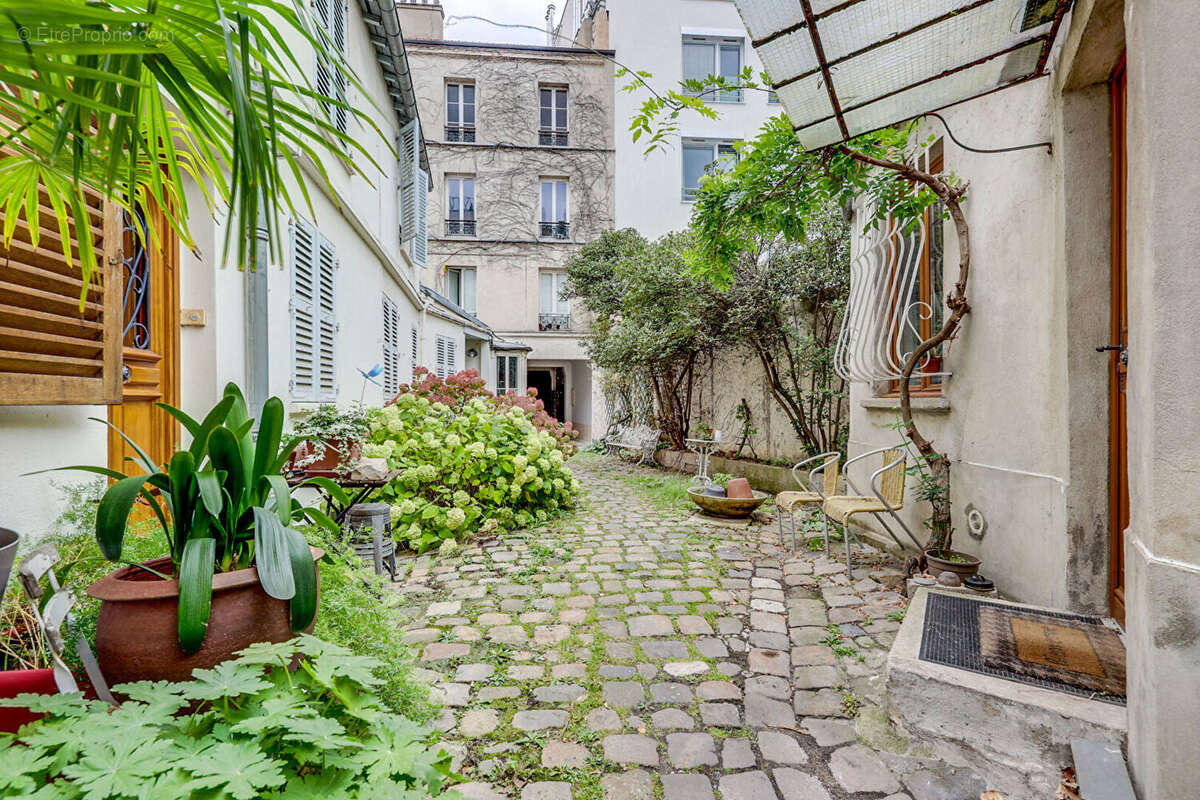 Appartement à PARIS-14E