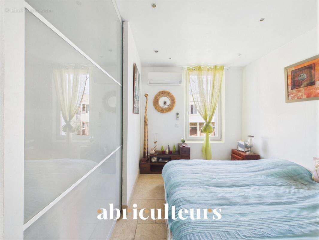 Maison de ville en pierre de 100 m² avec jardin et piscine en vente à Cavaillon (84300) - photo 12