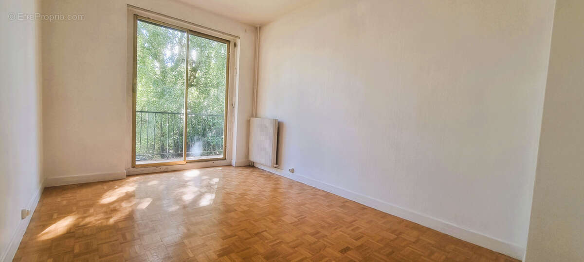 Appartement à LE PLESSIS-ROBINSON