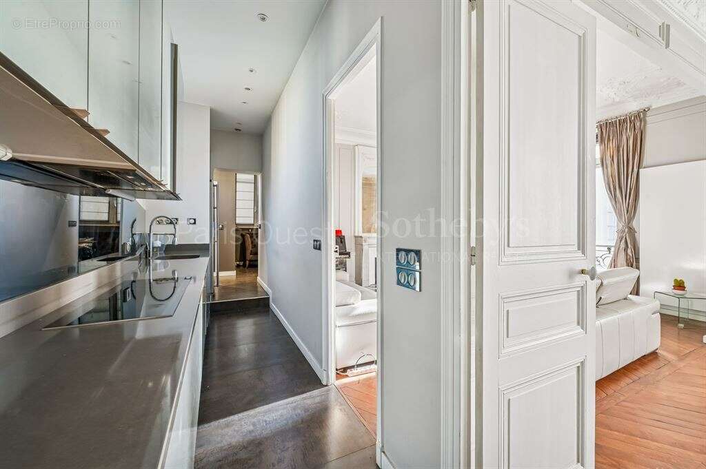 Appartement à PARIS-16E