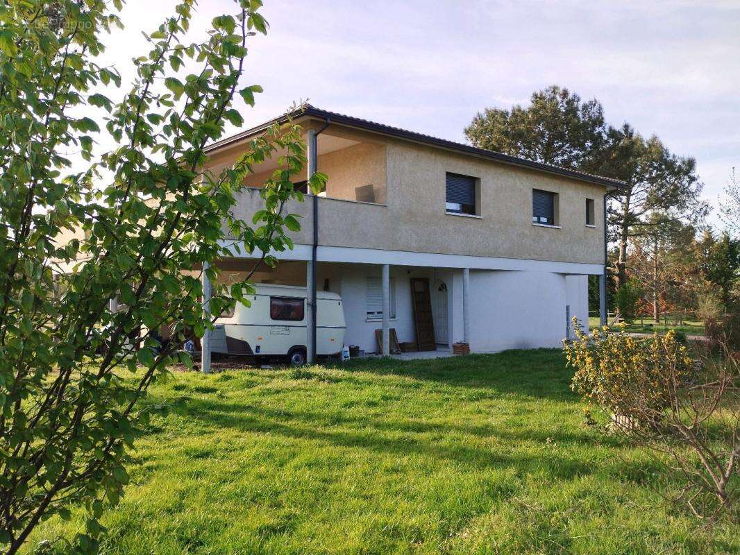 Maison à MARCENAIS