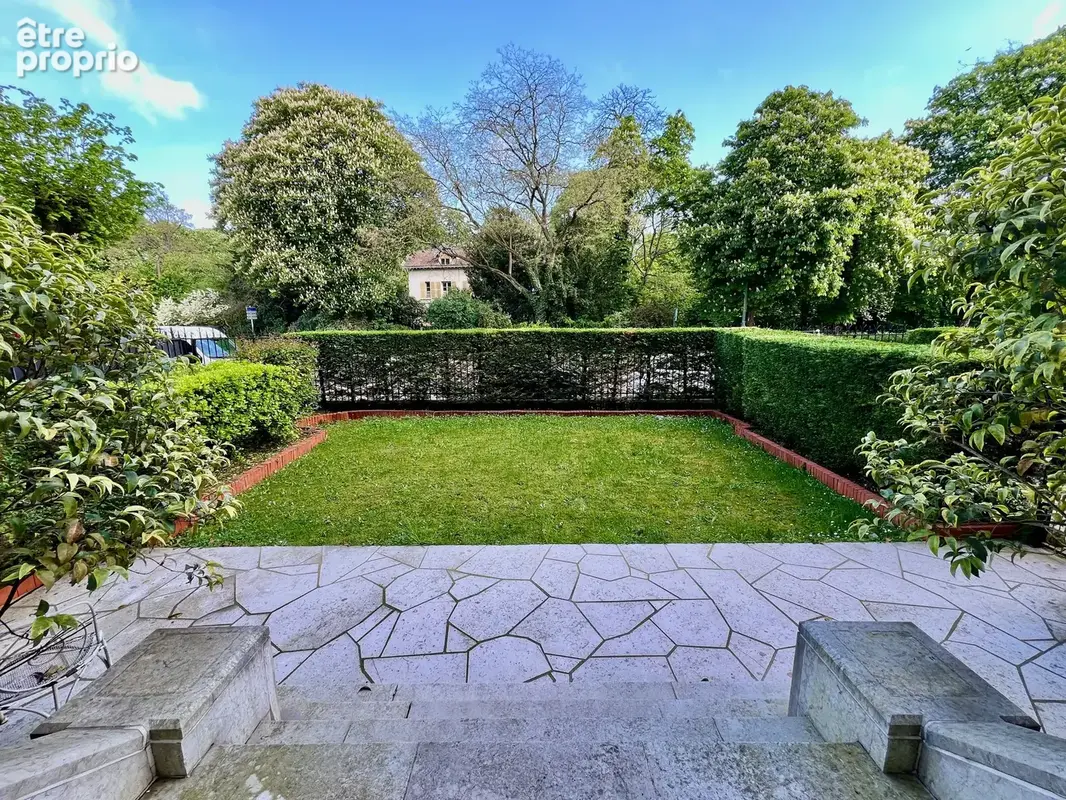 6/7 pieces  147 m2 + terrasse et jardin privatif env 85 m2 - photo 2