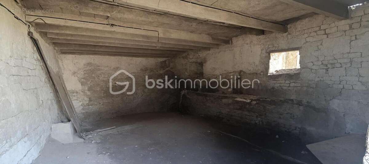 Maison à FONTENILLE-SAINT-MARTIN-D'ENTRAIGUES