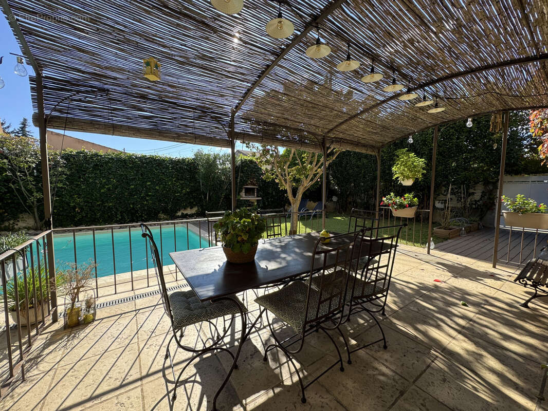 Maison à MONTELIMAR