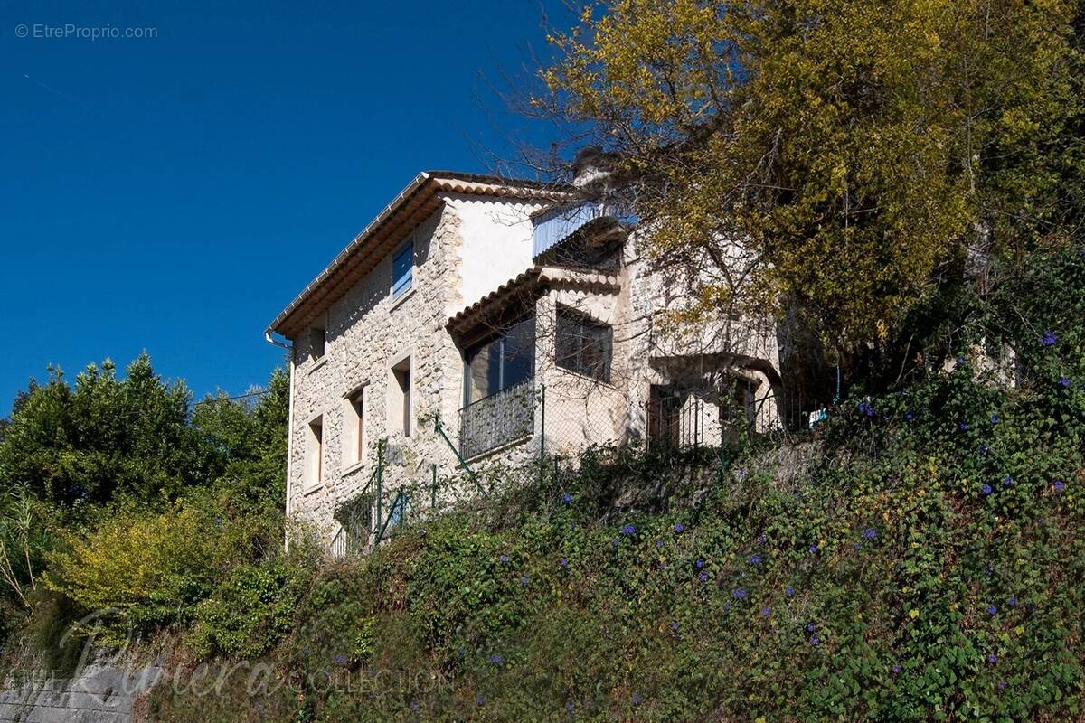 Maison à TOURRETTES-SUR-LOUP