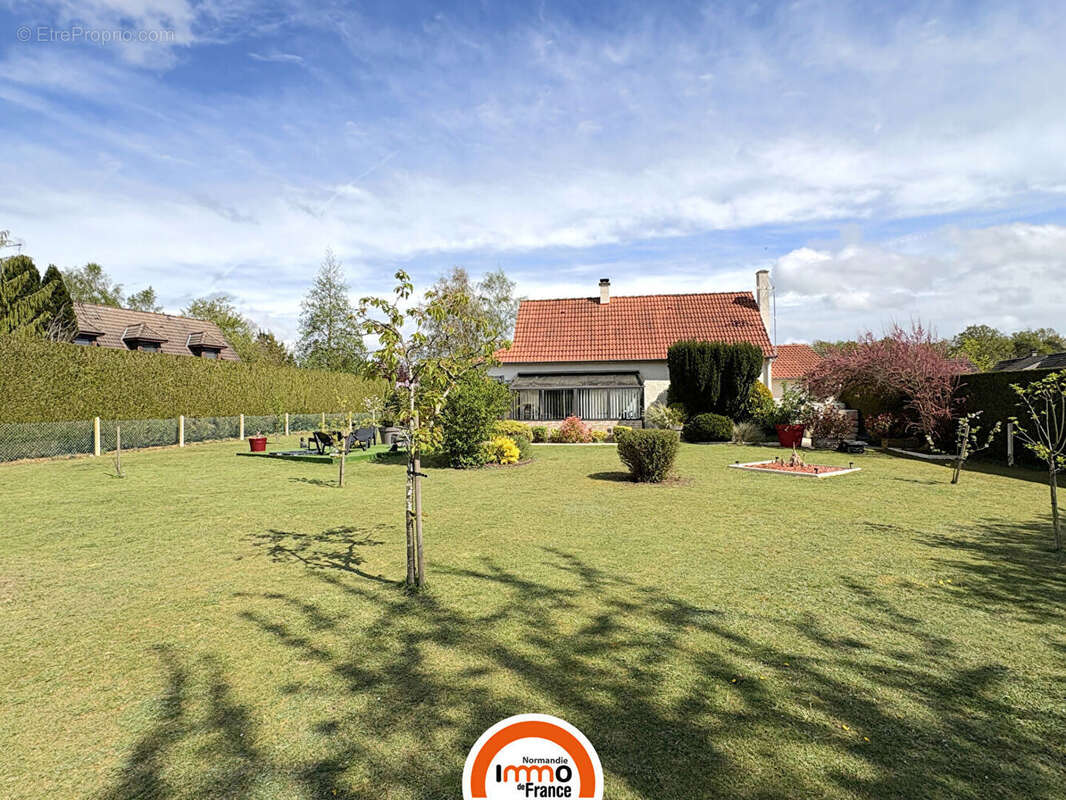 Maison à LA BONNEVILLE-SUR-ITON