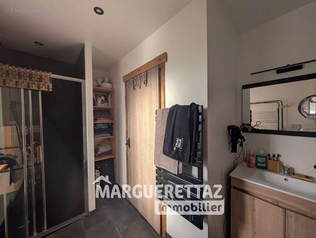 Maison à MARIGNIER