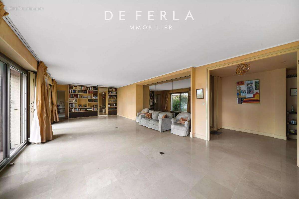 Appartement à PARIS-15E