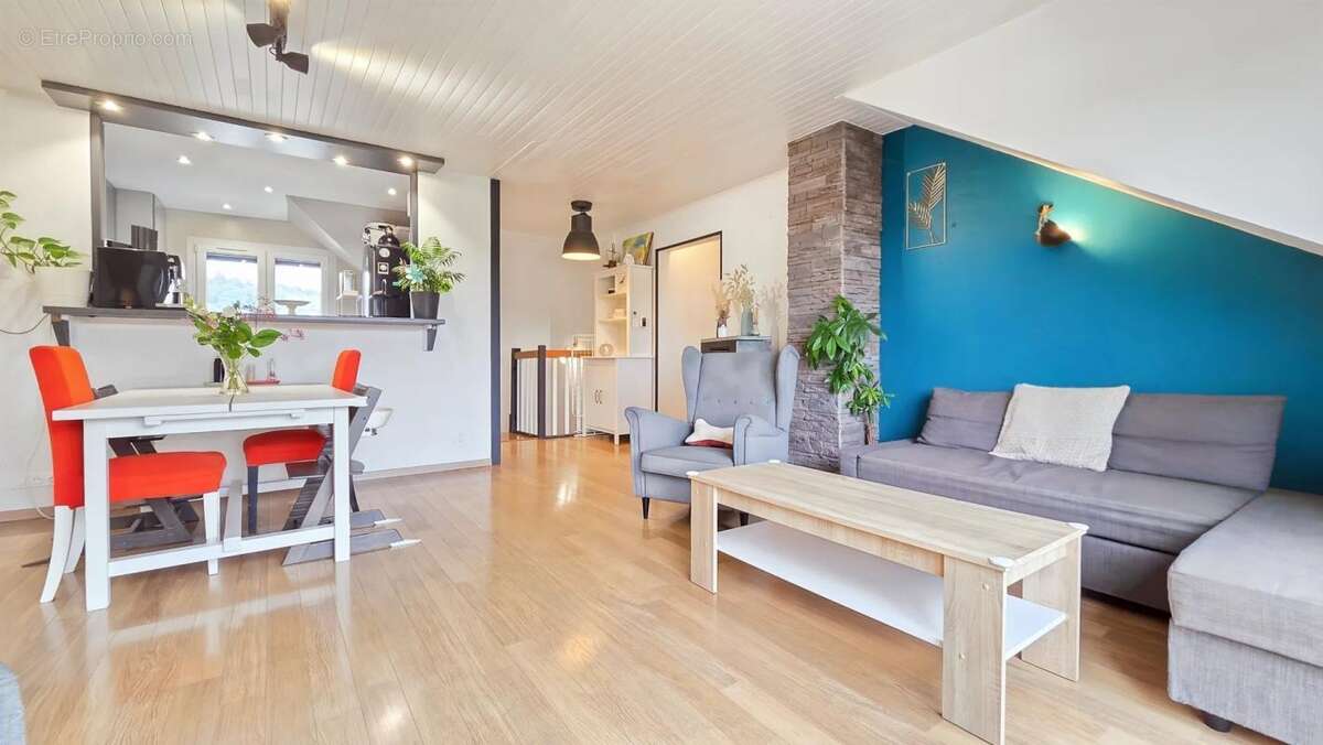 Appartement à VETRAZ-MONTHOUX