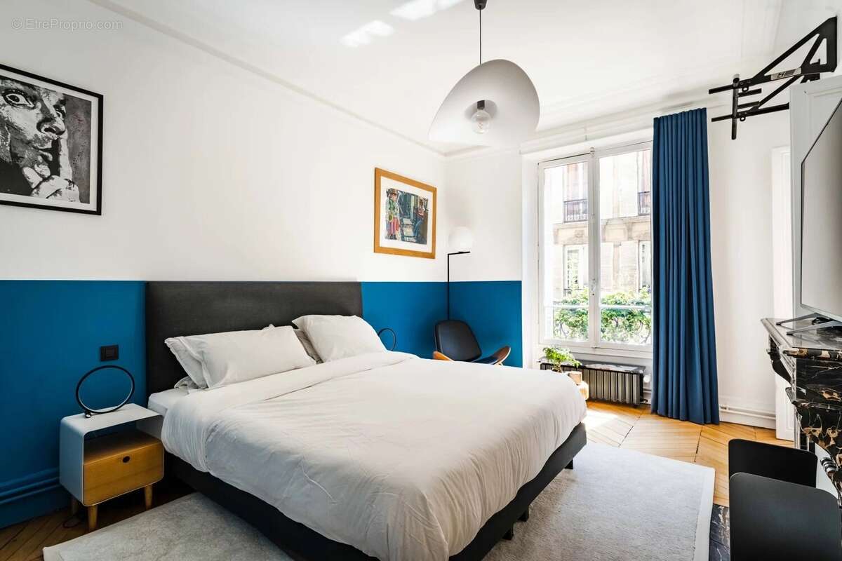 Appartement à PARIS-8E