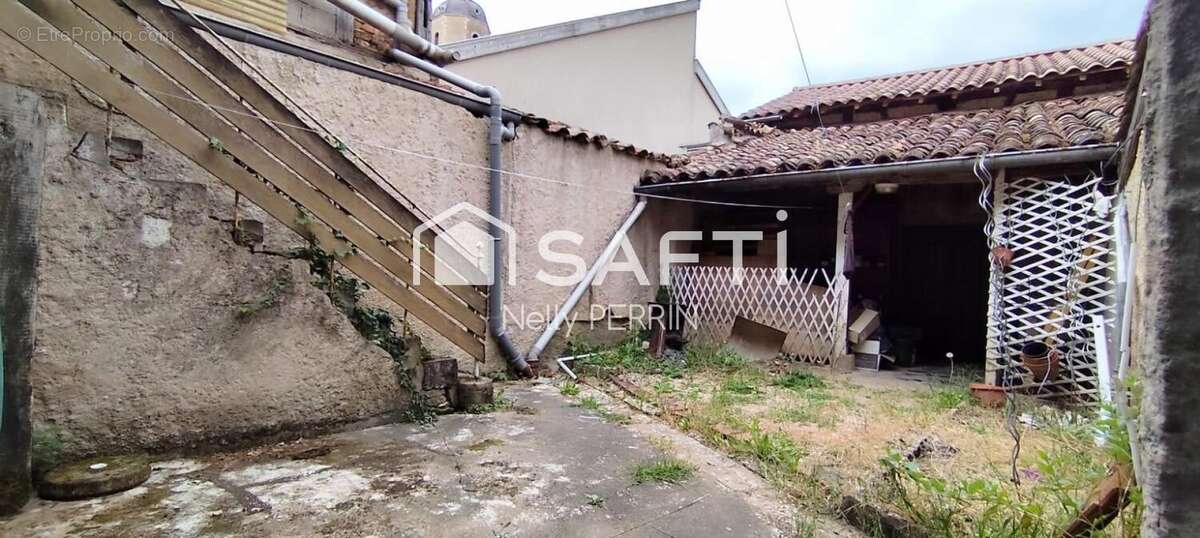 Photo 4 - Appartement à BAGE-LE-CHATEL