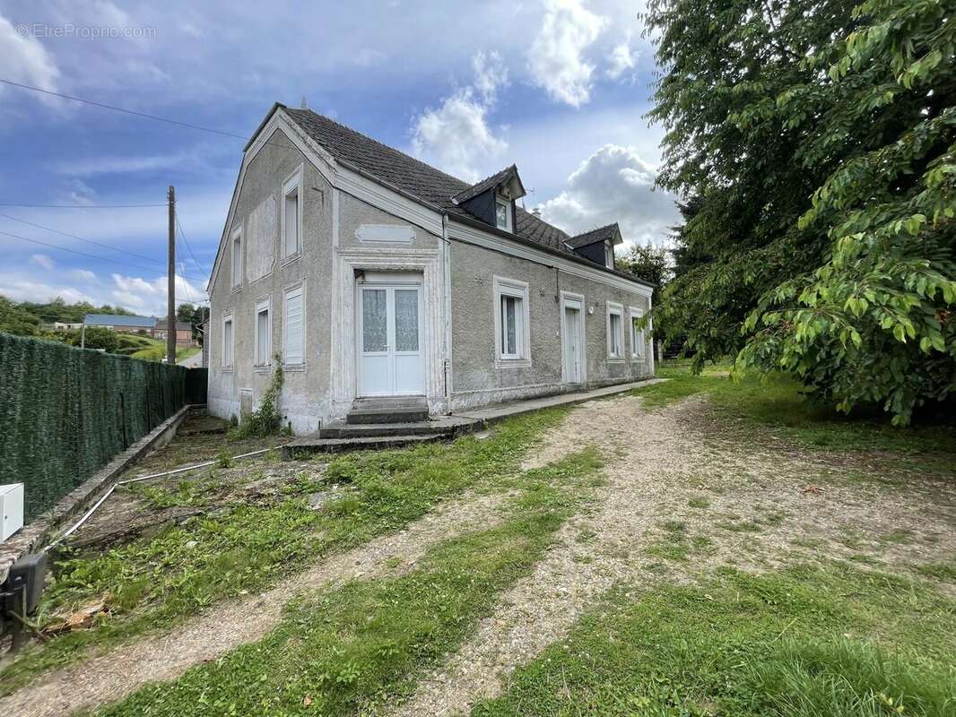 Maison 215 m² à Marly-Gomont  - photo 8