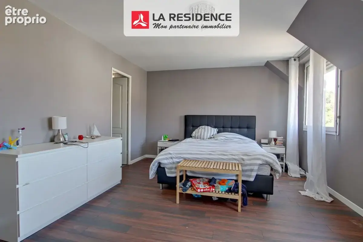 Maison 7 pièces 186 m² à vendre à Le Mesnil-Saint-Denis (78320) - photo 6