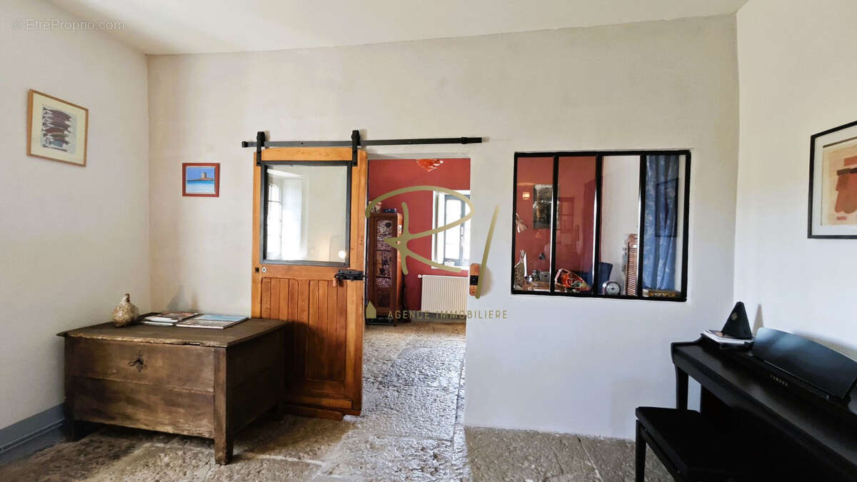 Maison à SAINT-ANDRE-DE-CRUZIERES