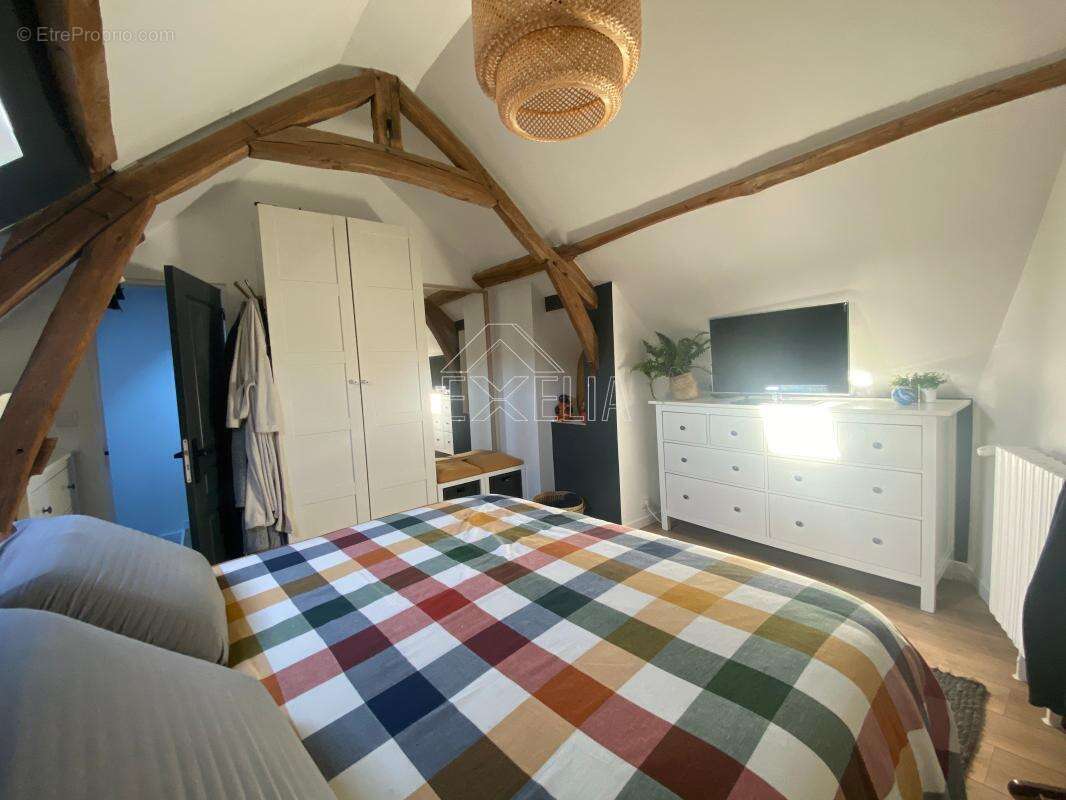 Maison à FRENEUSE