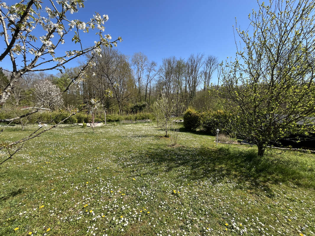 Maison à BRIARRES-SUR-ESSONNE