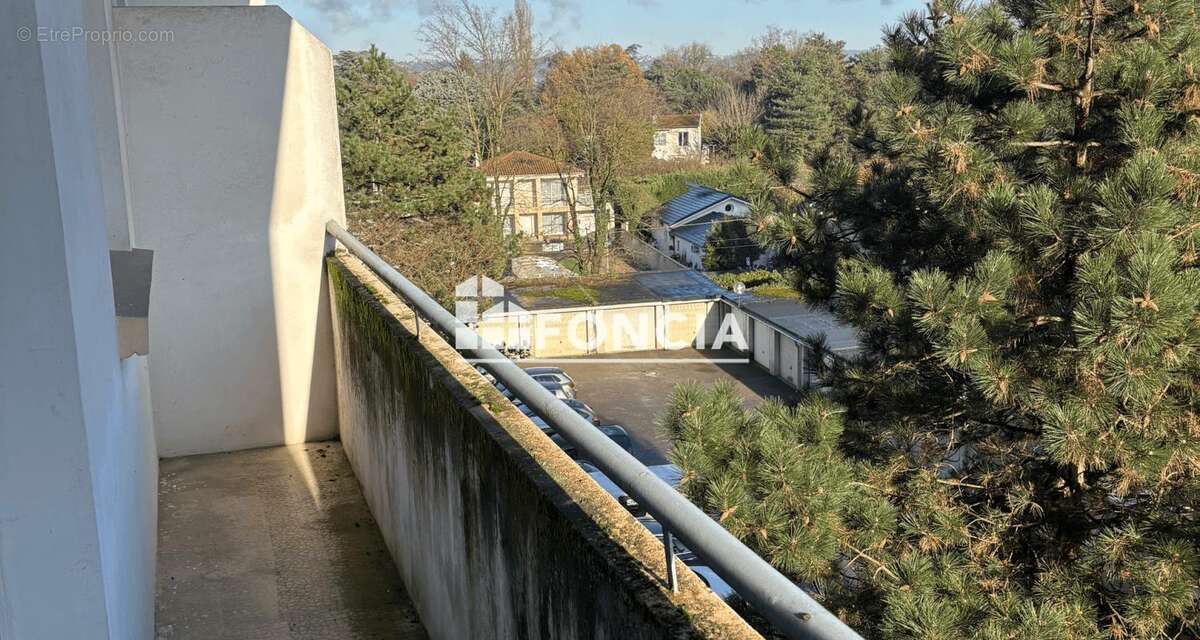 Appartement à DECINES-CHARPIEU