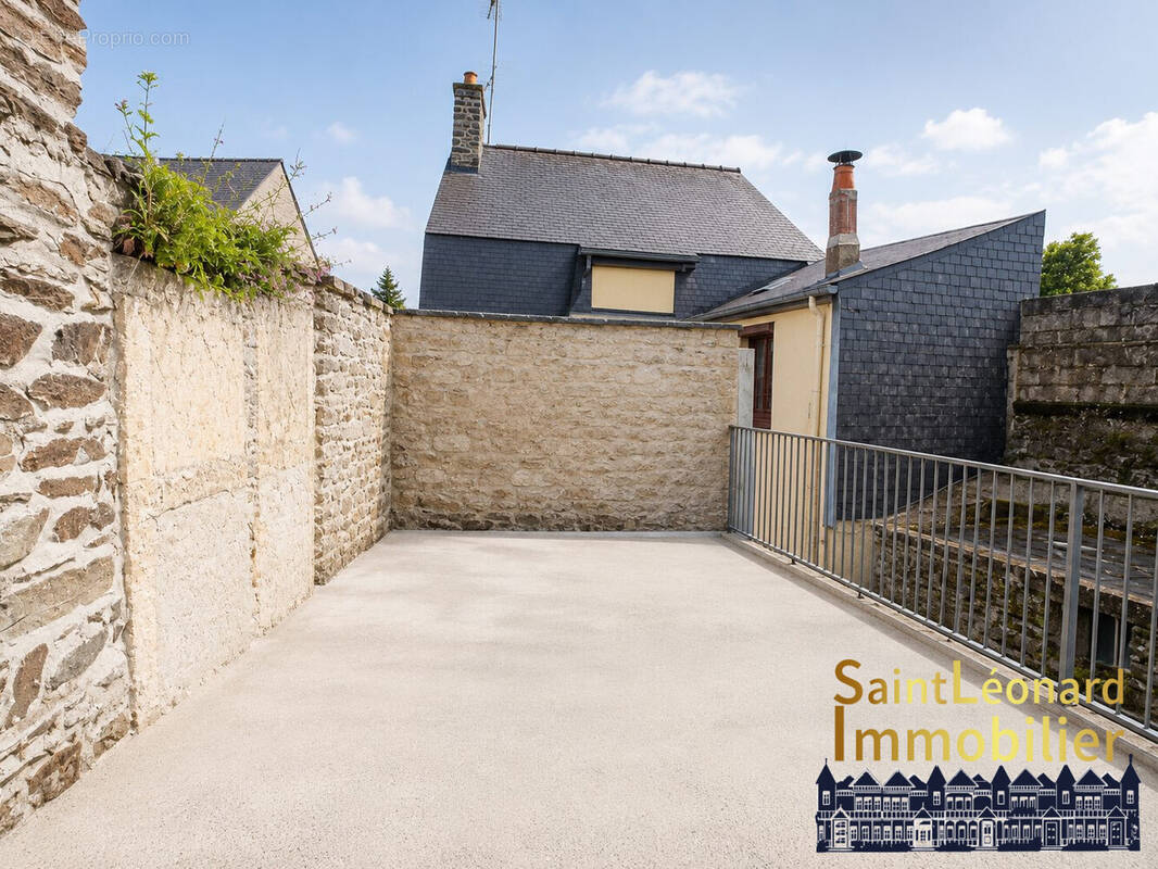 Appartement à FOUGERES