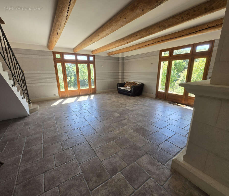 A vendre villa 4 chambres terrain 1706 m2 - photo 8