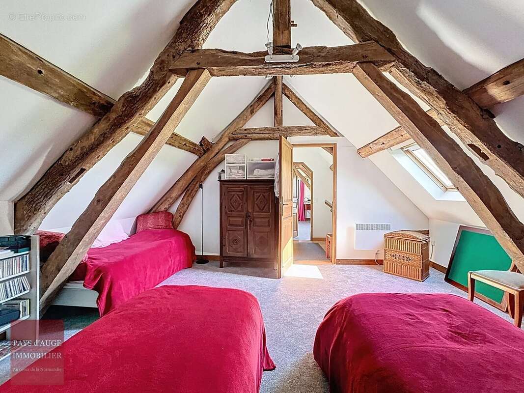 Maison à SAINT-GEORGES-EN-AUGE