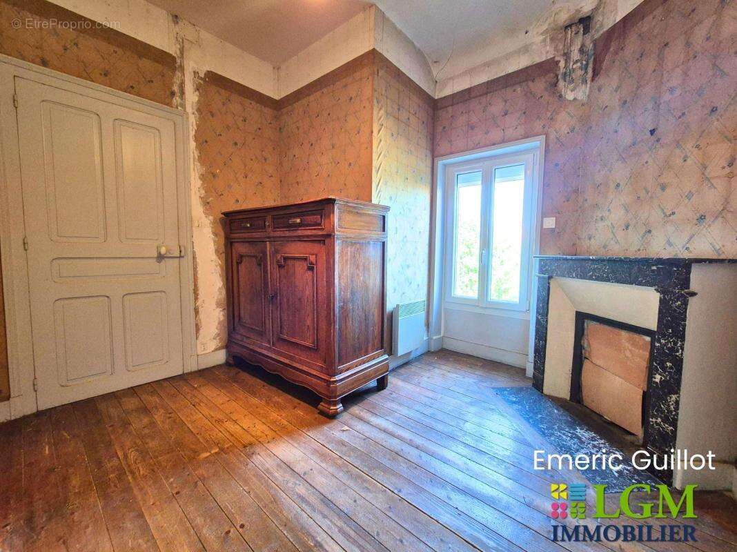 Maison de bourg de 120 m² – 3 chambres – Véranda – Atelier – Marolles (41330) - photo 9