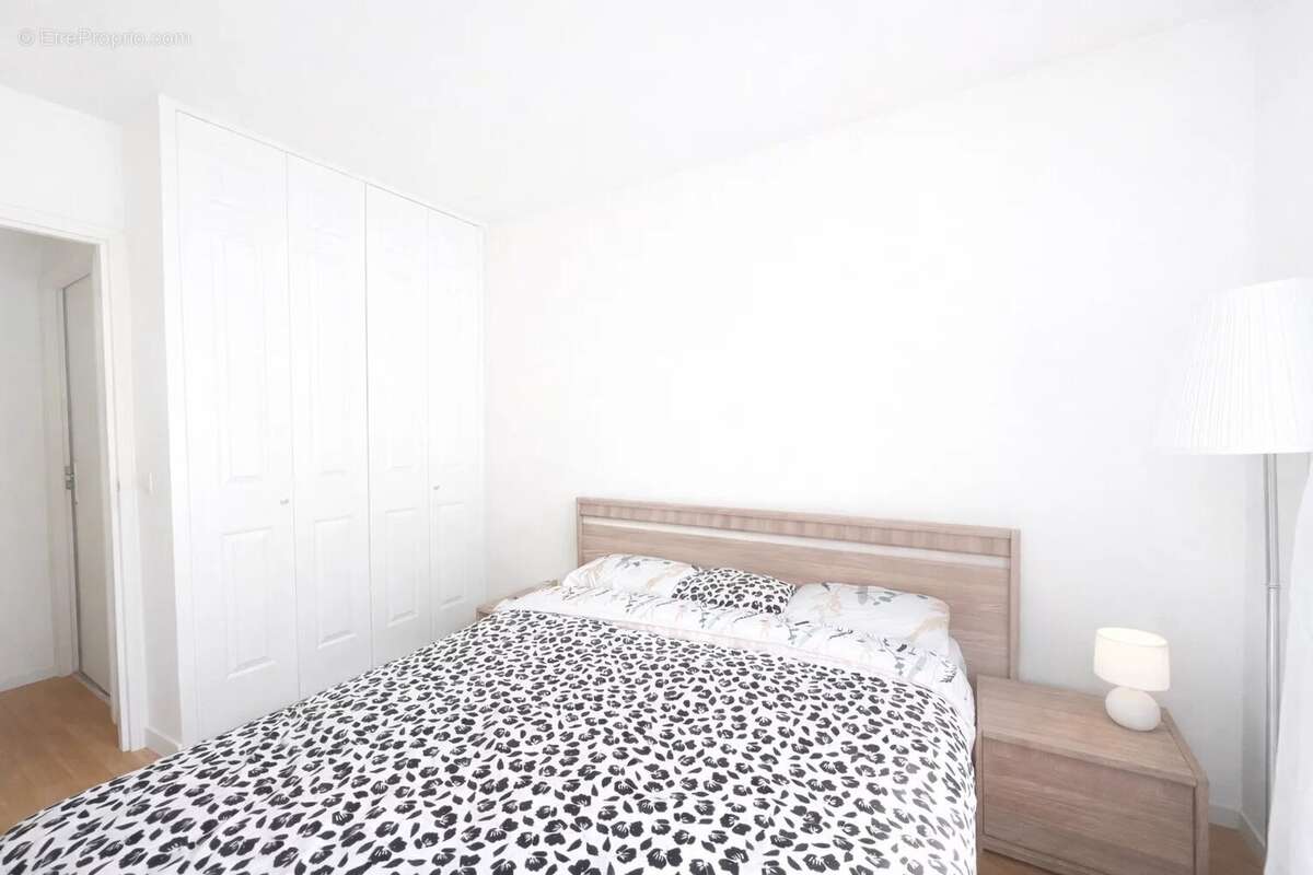Appartement à COURBEVOIE