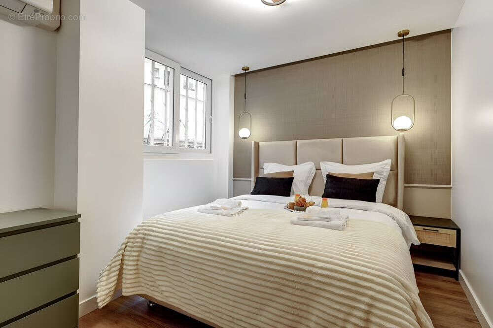 Appartement à PARIS-10E