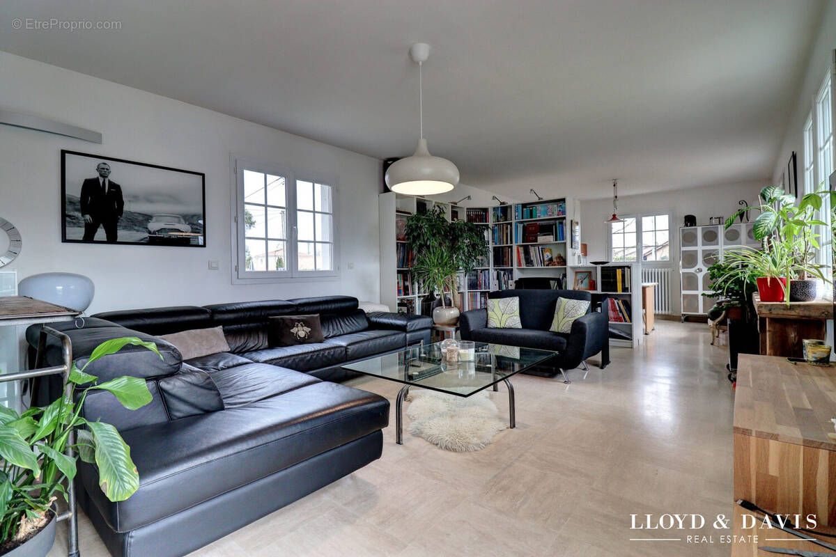 Maison à SAINT-BONNET-DE-MURE