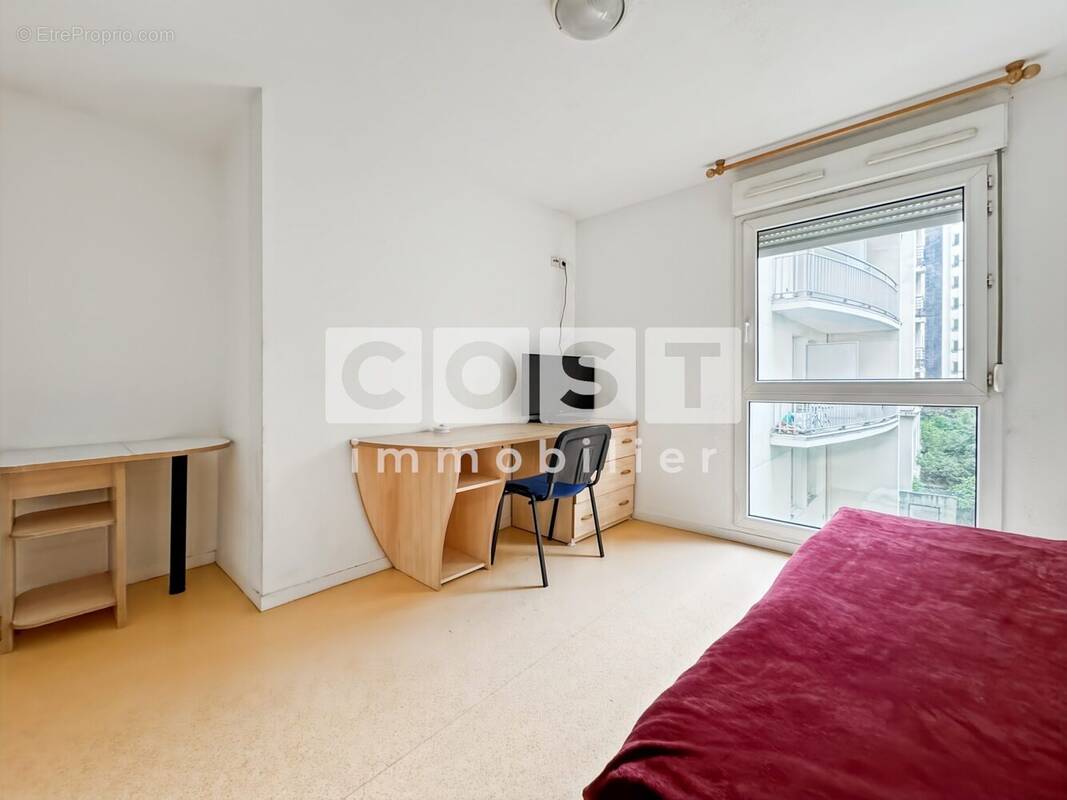 Appartement à COURBEVOIE