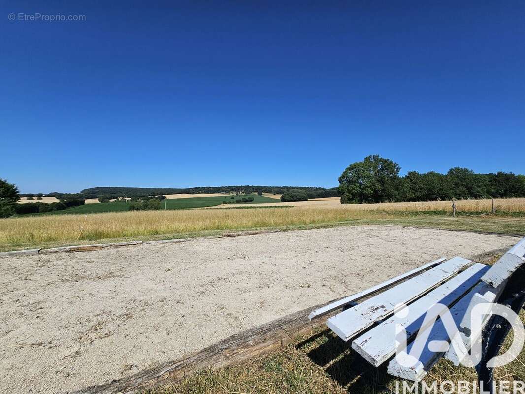Maison 140 m² à Le Plessis-Dorin  - photo 2