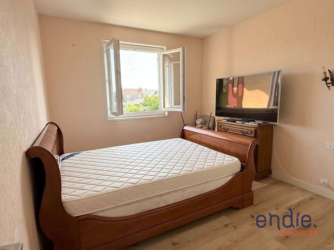 Maison 104 m² à Dompierre-Sur-Besbre  - photo 7