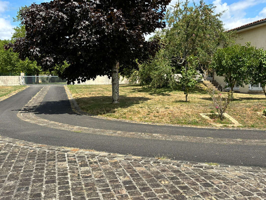 Maison 158m² à saint-pierre-d'exideuil - photo 13