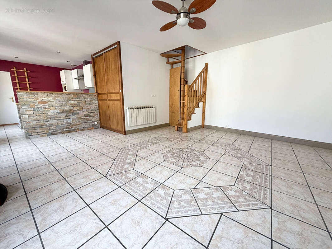 Appartement à LINAS