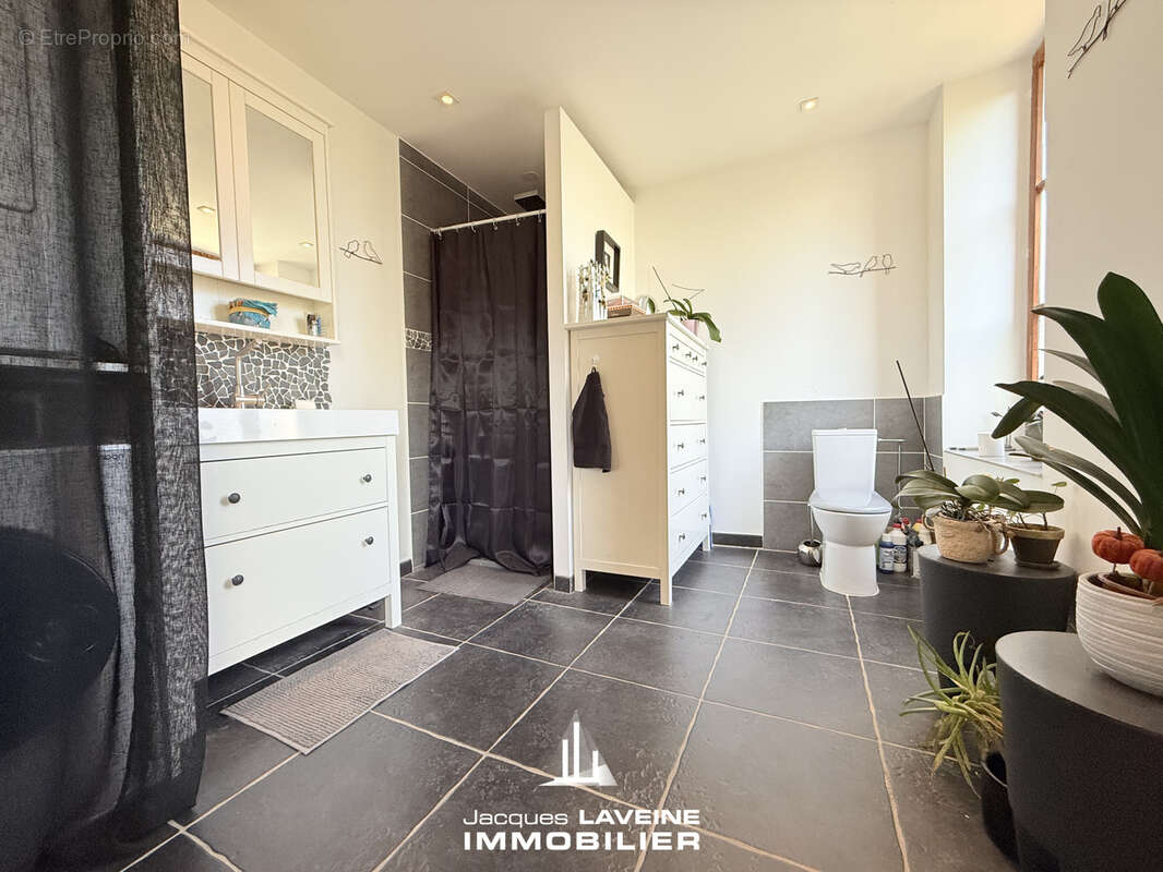 Maison à ARS-SUR-MOSELLE