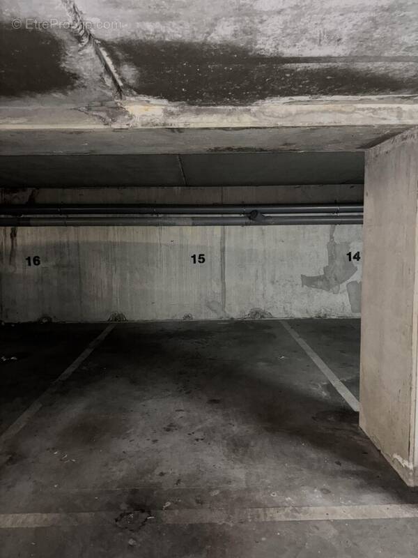 IMG_4764 - Parking à ROMAINVILLE