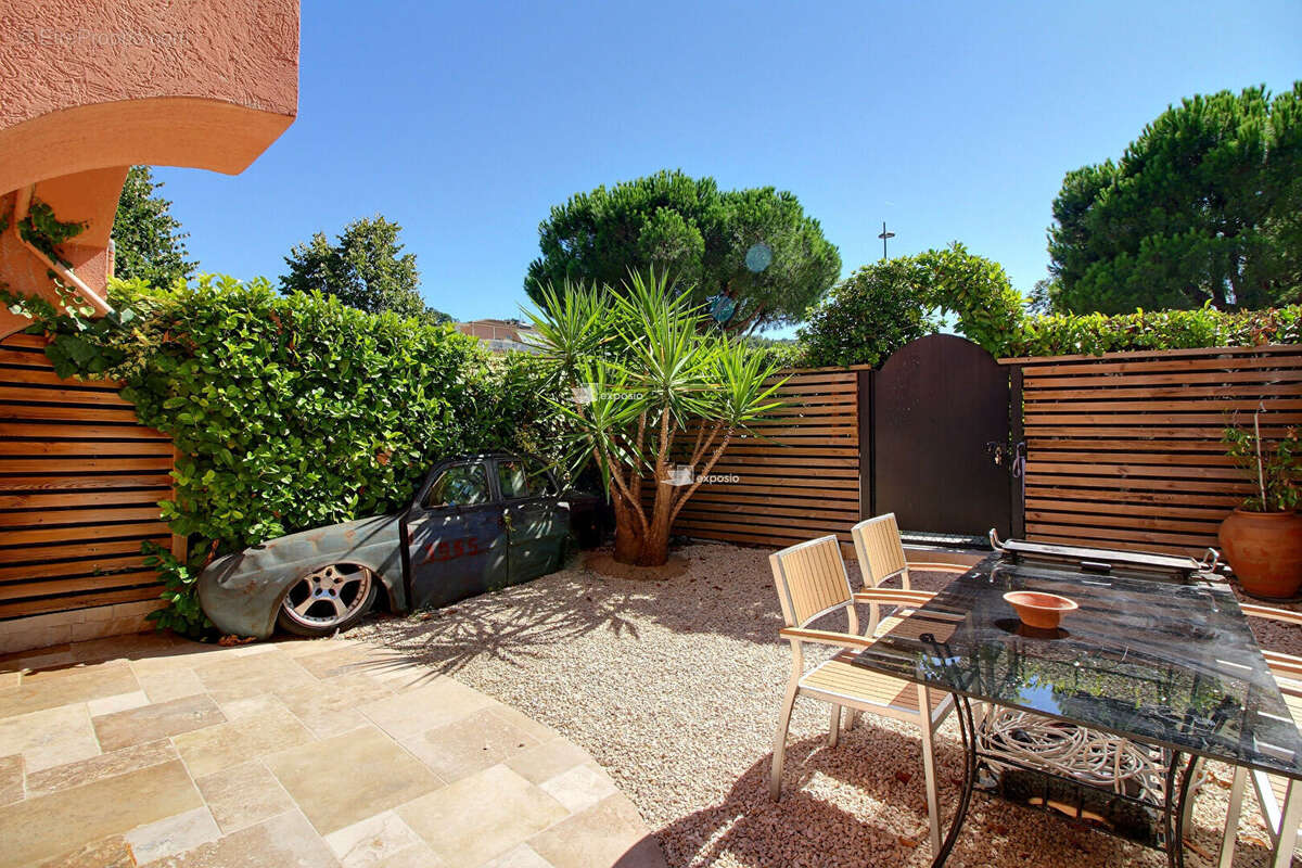 Appartement à VALLAURIS