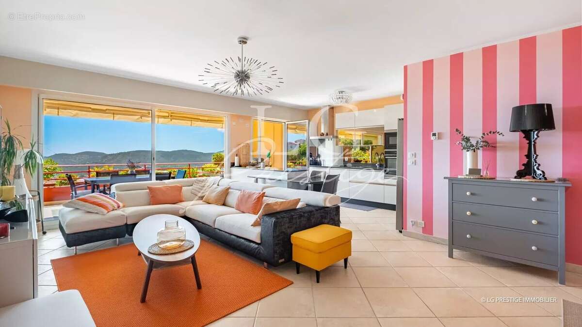 Appartement à MANDELIEU-LA-NAPOULE