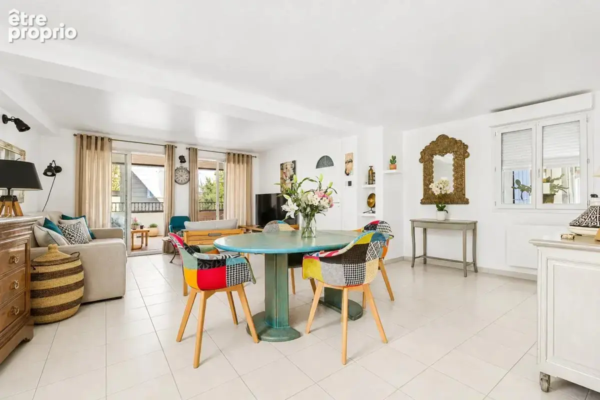 Appartement T3 de 82 m² à Villelaure - photo 1
