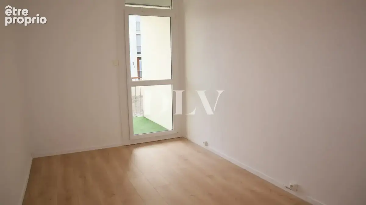 Appartement 4 pièces 72 m² à vendre à Avon (77210) - photo 8