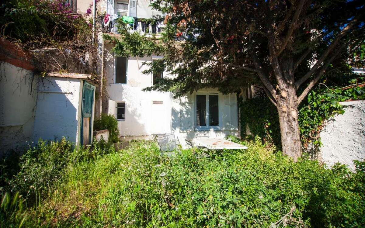 Appartement à MARSEILLE-3E