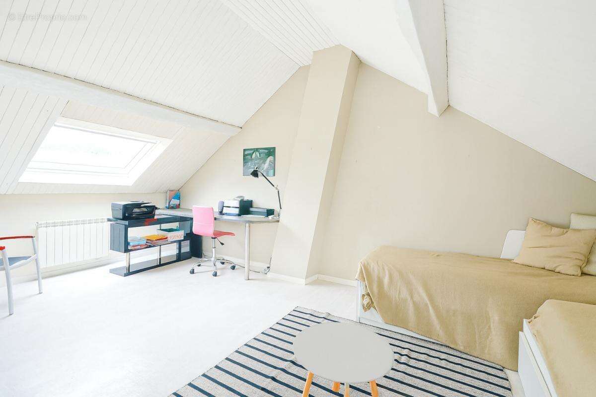 Maison à MORAINVILLIERS